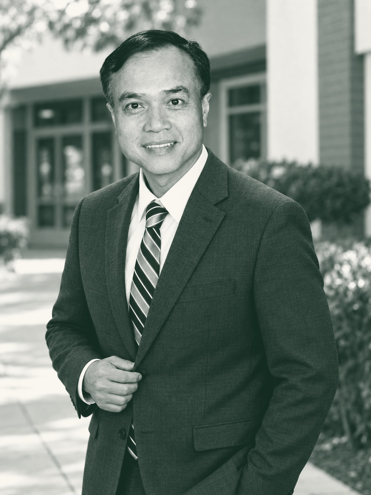 Hai Ho, candidate for the Burbank Unified School District governing board
